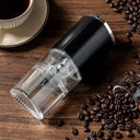 Moedor elétrico de café portátil preto com recarga USB e ajuste de moagem
