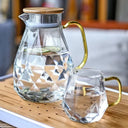 Jarra de vidro borossilicato 1,8 L com formato diamantado, tampa de bambu e filtro em inox para bebidas quentes e frias