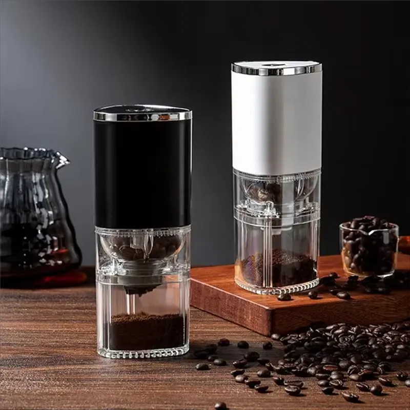 Moedor elétrico de café portátil preto com recarga USB e ajuste de moagem