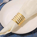 Porta-guardanapos metálicos dourados com acabamento eletroplated e design elegante para mesa posta de eventos e uso diário