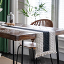 Jogo americano macramê retangular em algodão e linho, preto e branco, estilo boho Casa Splendida.
