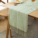 Caminho de mesa verde boho com franjas de algodão e linho, estilo rústico farmhouse, decoração para mesa de jantar