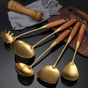 Kit 6 utensílios dourados em aço inox 304 com cabos de madeira – Casa Splendida