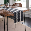 Jogo americano macramê retangular em algodão e linho, preto e branco, estilo boho Casa Splendida.