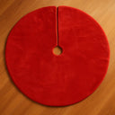 Saia de Pelúcia Vermelha para Árvore de Natal Casa Splendida, em tecido macio com acabamento sofisticado, perfeita para completar a decoração natalina.