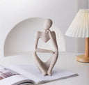 Estátua abstrata O Pensador em resina premium para decoração elegante e moderna de interiores