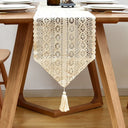 Caminho de mesa bege vintage com renda crochet e franjas, feito em algodão e poliéster, ideal para decoração de mesa elegante
