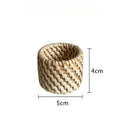 Porta-guardanapo artesanal de rattan natural, feito à mão, em formatos circular e quadrado – Casa Splendida.

