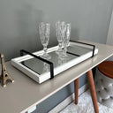 Bandeja decorativa espelhada off white com alças cromadas
