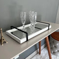Bandeja decorativa espelhada off white com alças cromadas