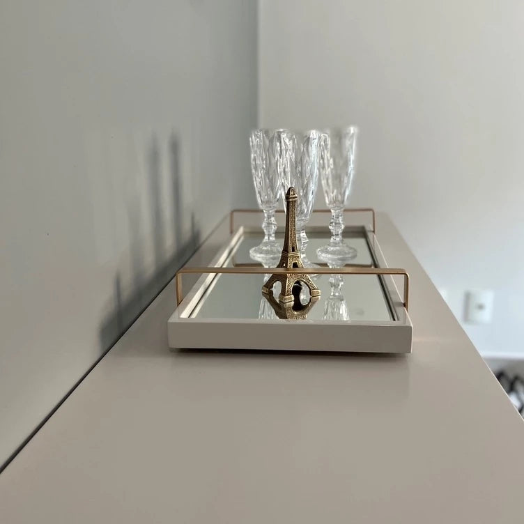 Bandeja decorativa espelhada off white com alças cromadas