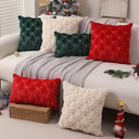Sala decorada com capas de almofada de Natal em malha tufada — Casa Splendida